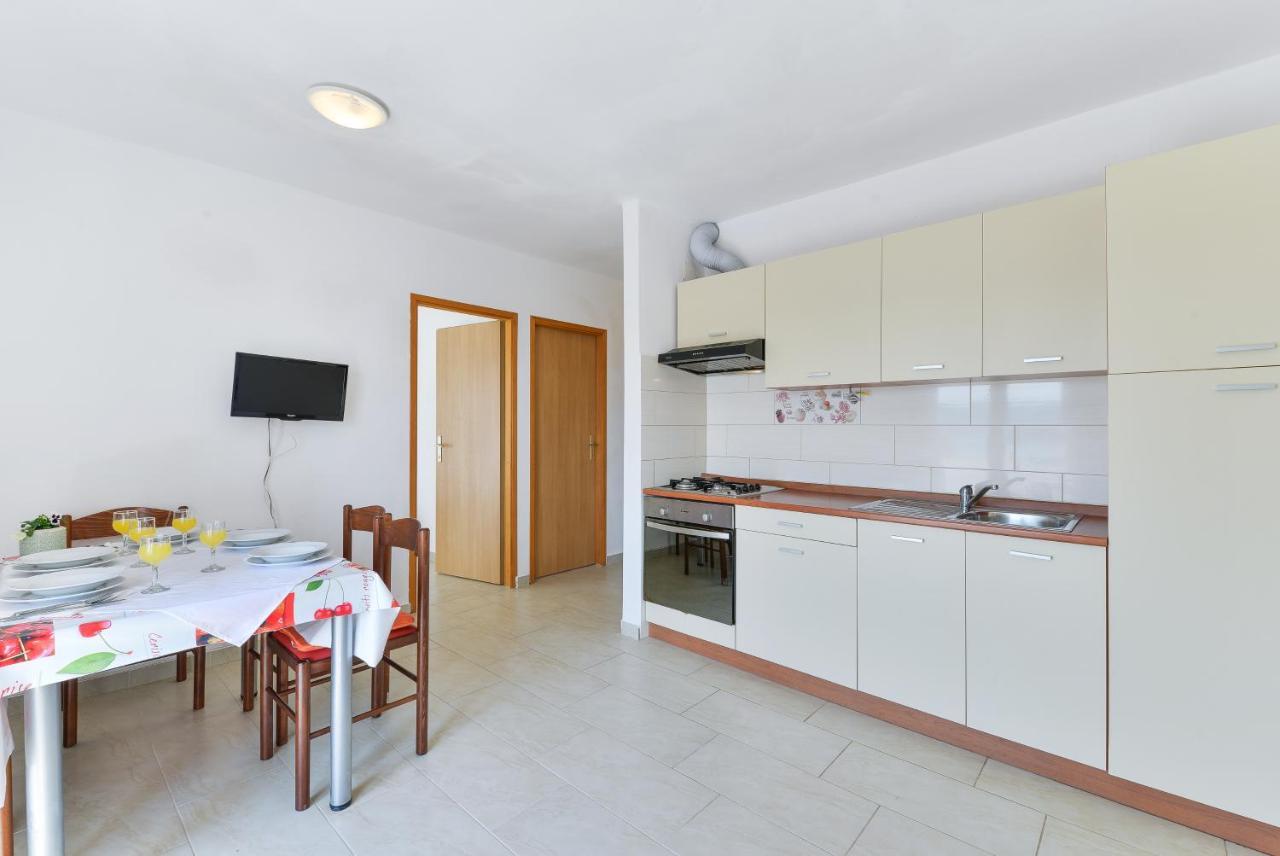 Apartments Citrus 투라니 외부 사진